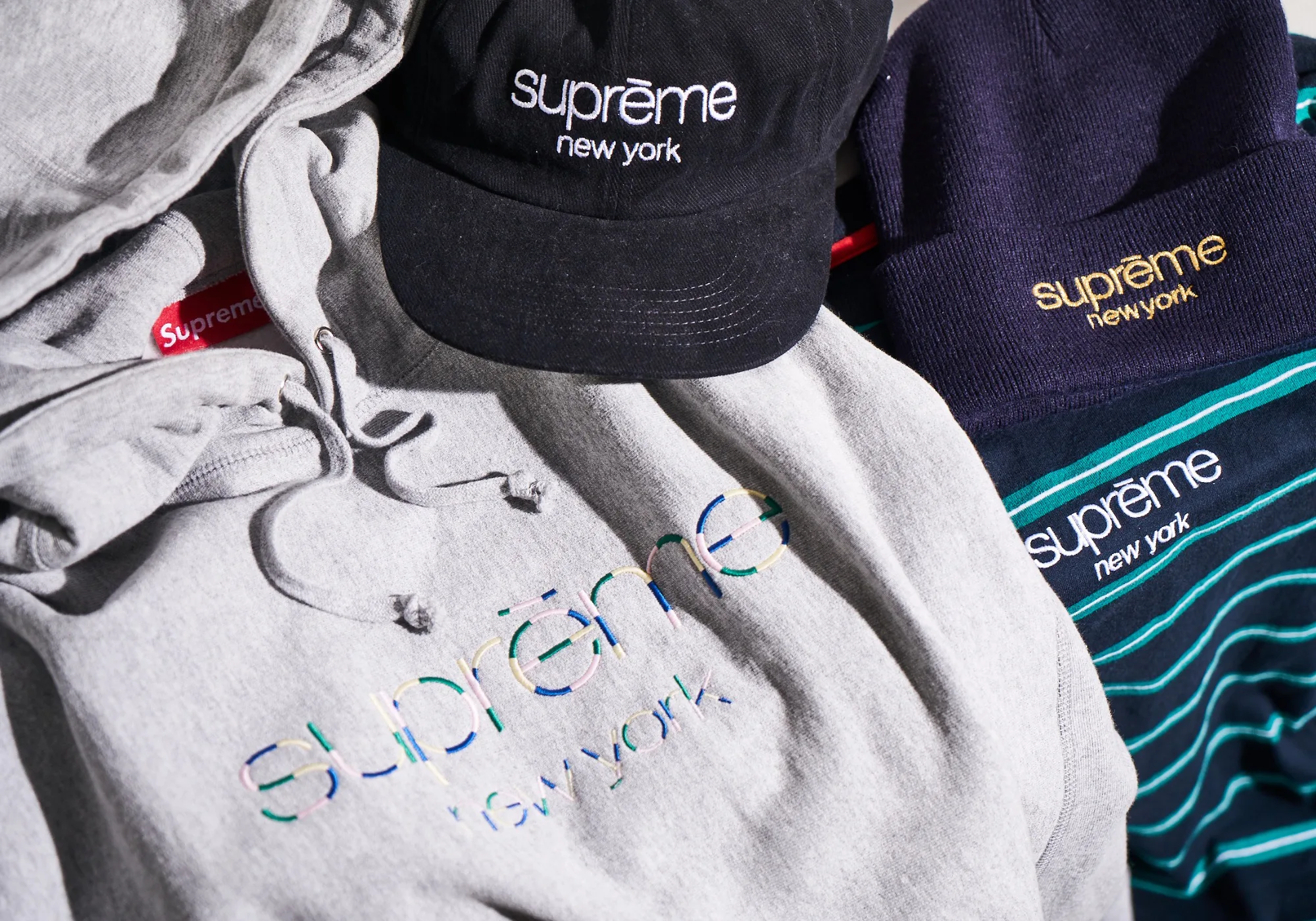 Box Logoだけじゃない ストリート絶対王者supremeの歴代ロゴを考察する Knowbrand Magazine