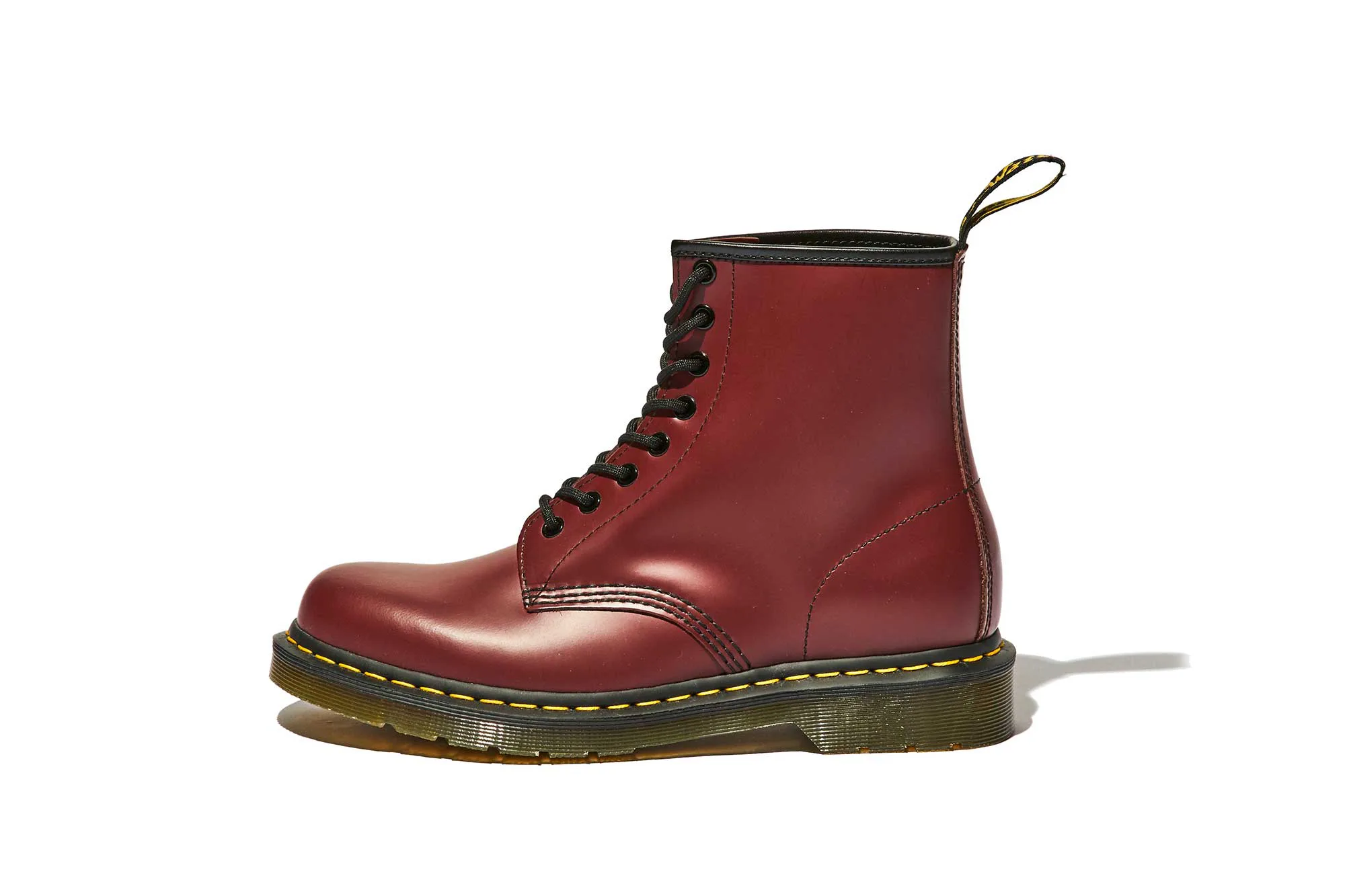 ドクターマーチン UK9 チェリーレッドオリジナル靴紐、元紐あり