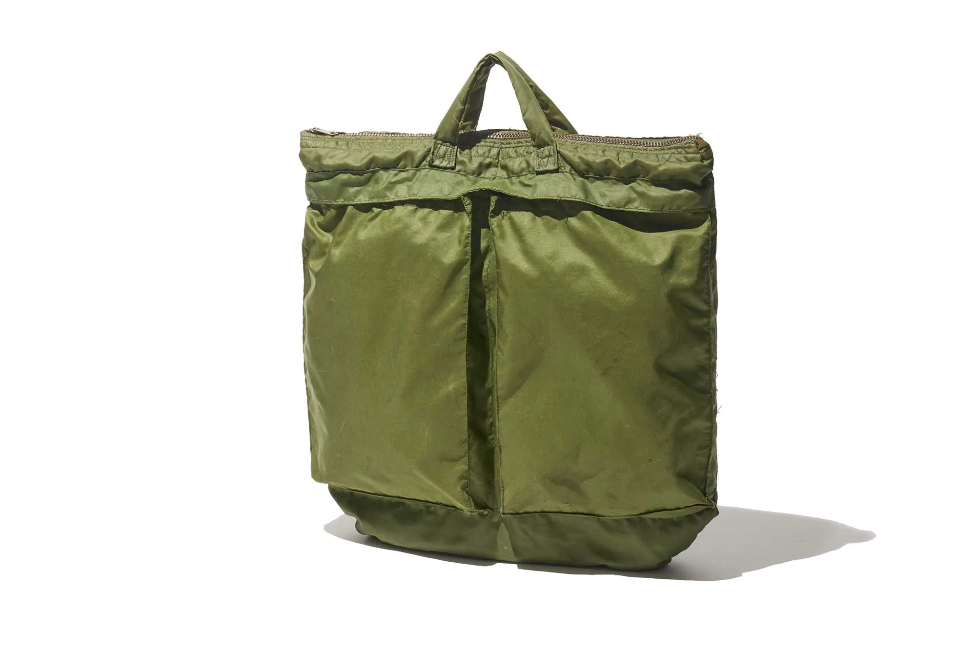 𠮷田カバンの人気ブランド〈ポーター〉の名作「タンカー」とは? 定番  