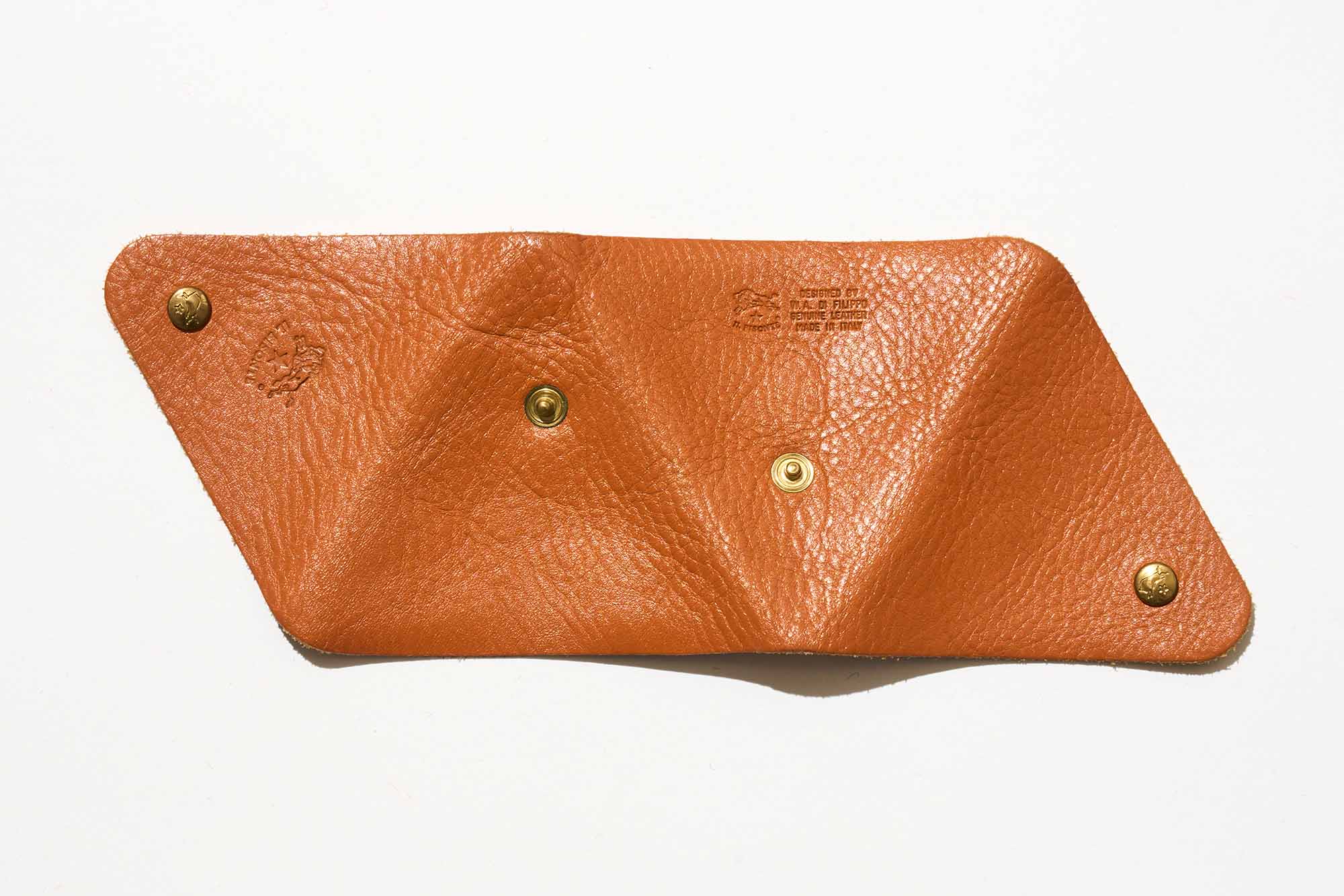 イルなレザ―をお探しならば〈イル ビゾンテ〉。 定番人気アイテムの「財布」「キーケース」「バッグ」から迫る、その魅力。 | knowbrand  magazine