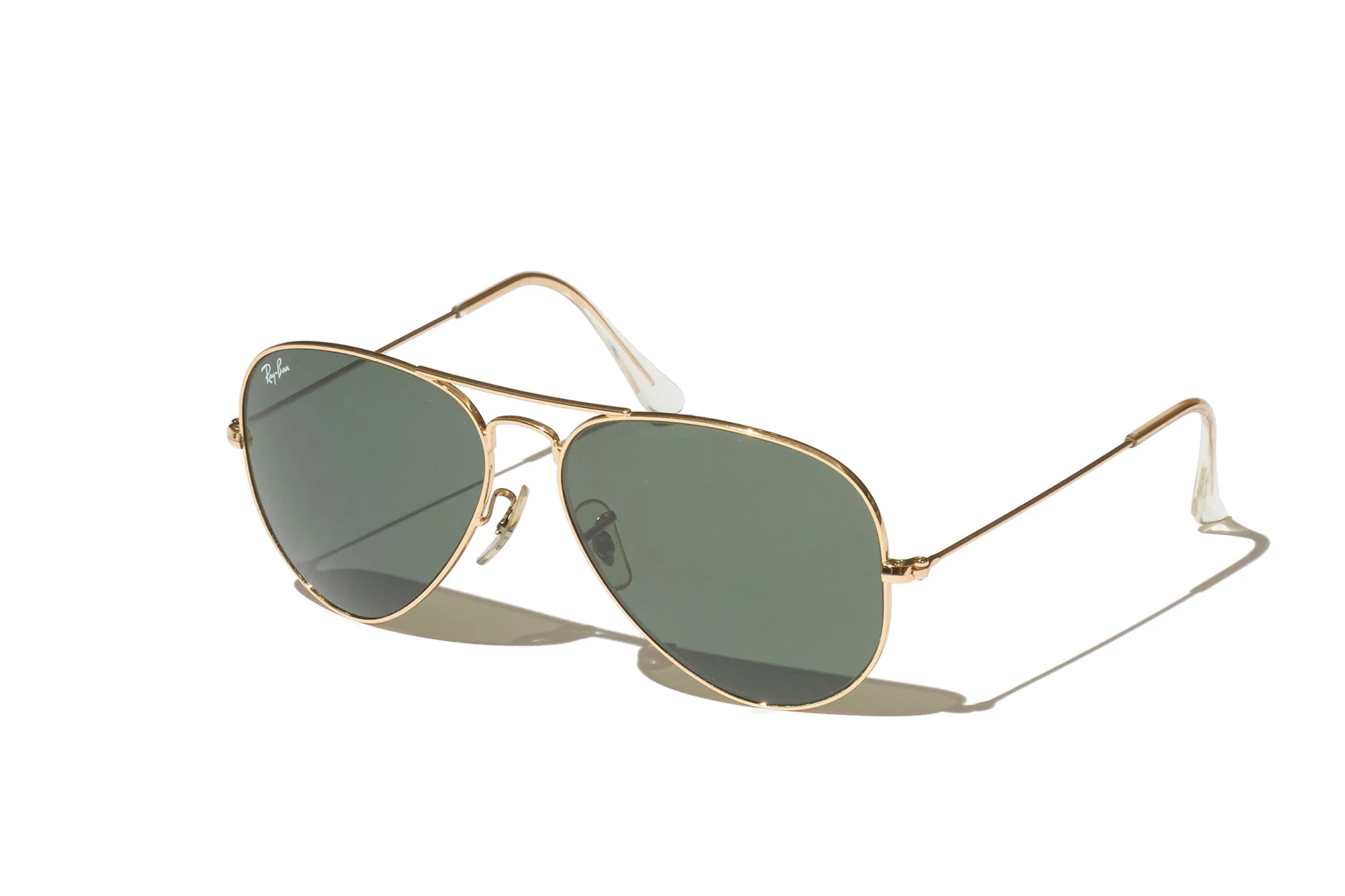 あの有名人の着用サングラスは、あの人気ブランドのあのモデル