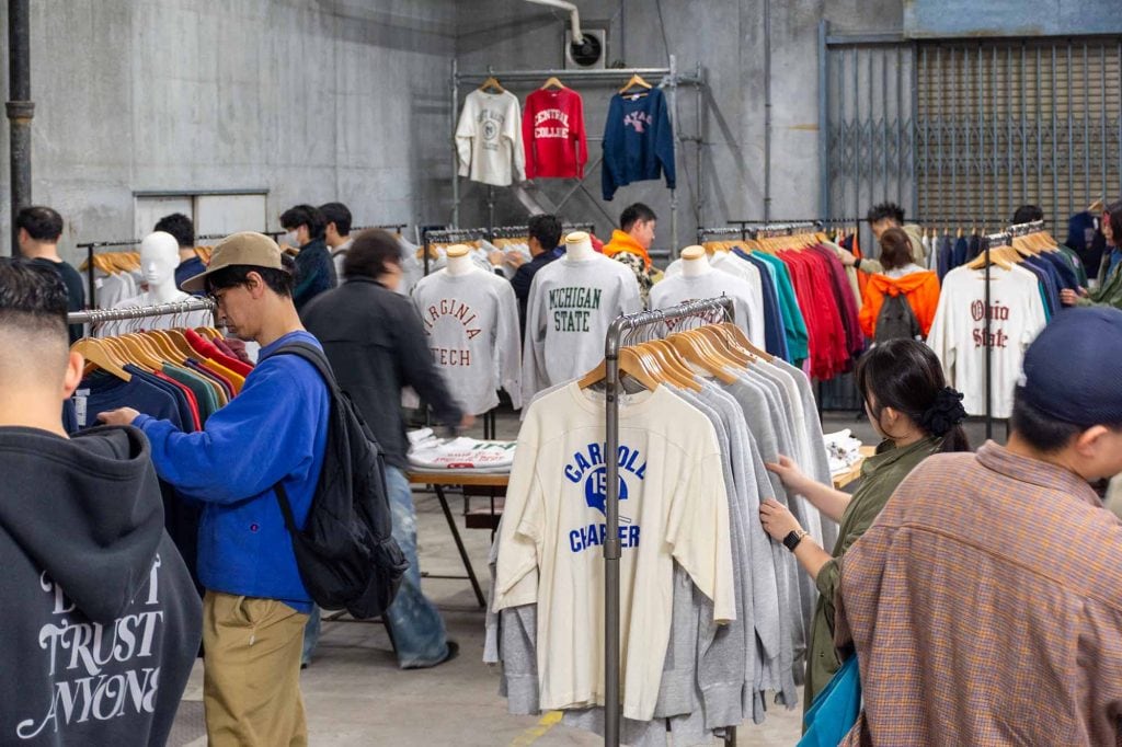 画像：古着の聖地・高円寺に選りすぐりの約900着が集結！ まさにチャンピオン級のPOP-UP 「大リバースウィーブ展」で見せたセカストの本気