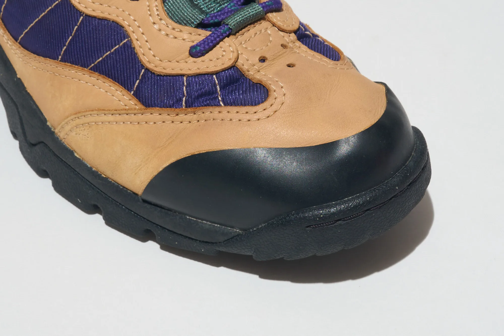 90s 名作ギアのオールドデザインが最⾼！〈NIKE ACG〉【フットウェア 