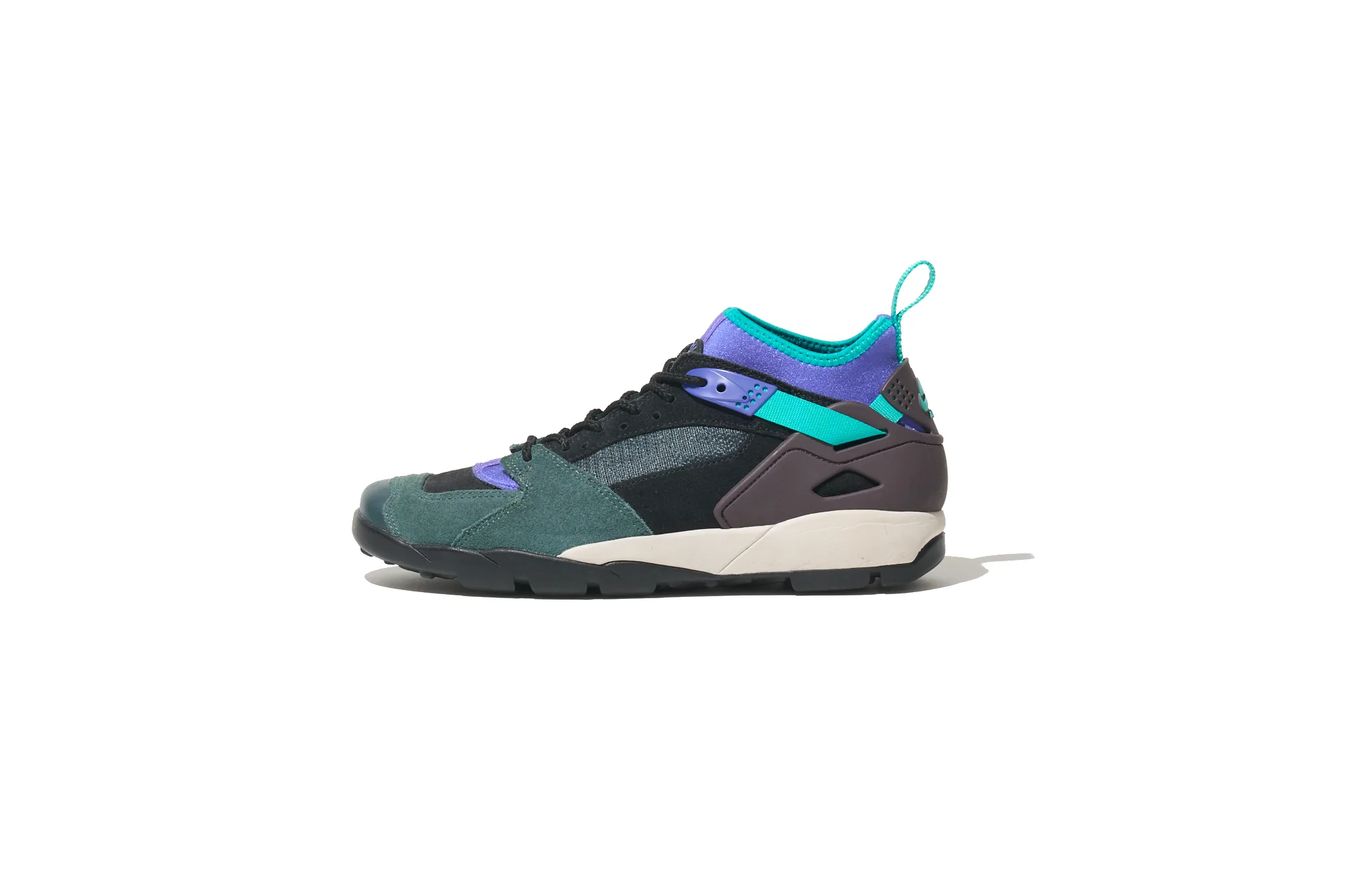 90s 名作ギアのオールドデザインが最⾼！〈NIKE ACG〉【フットウェア 
