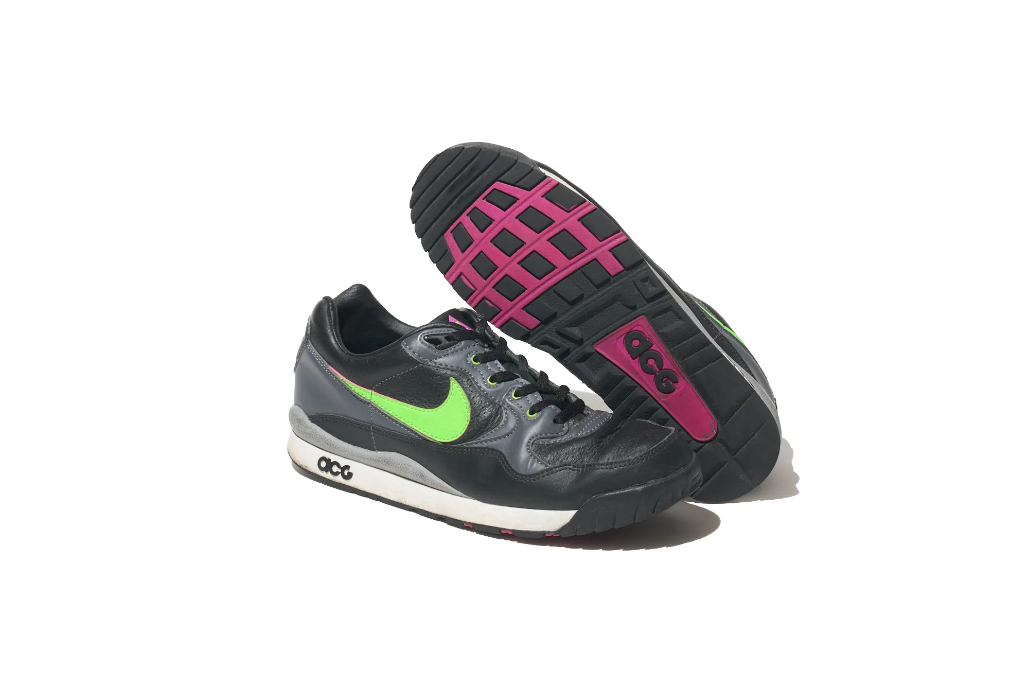 90s 名作ギアのオールドデザインが最⾼！〈NIKE ACG〉【フットウェア 