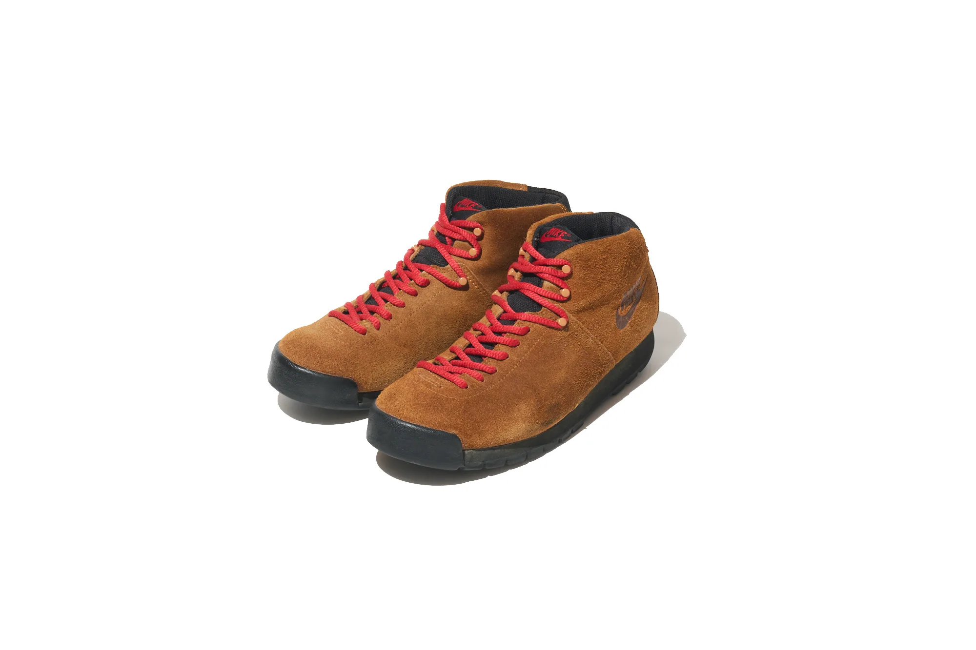 NIKE AIR MAGMA エア マグマ ACG 再注⽬〈NIKE ACG〉は、やっぱり90年代デザインが最⾼【フットウェア