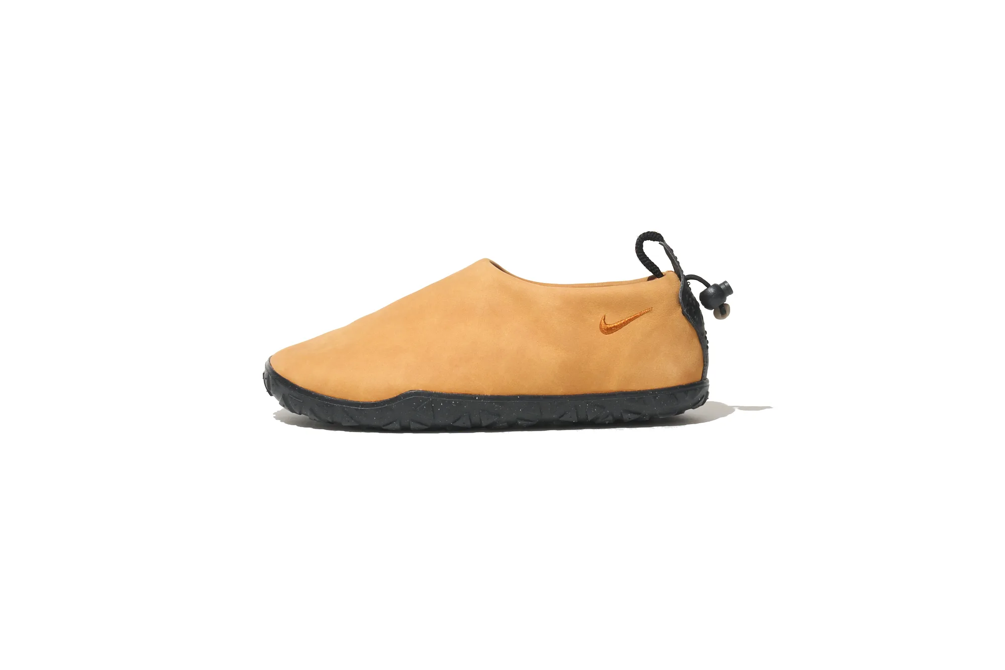 90s 名作ギアのオールドデザインが最⾼！〈NIKE ACG〉【フットウェア