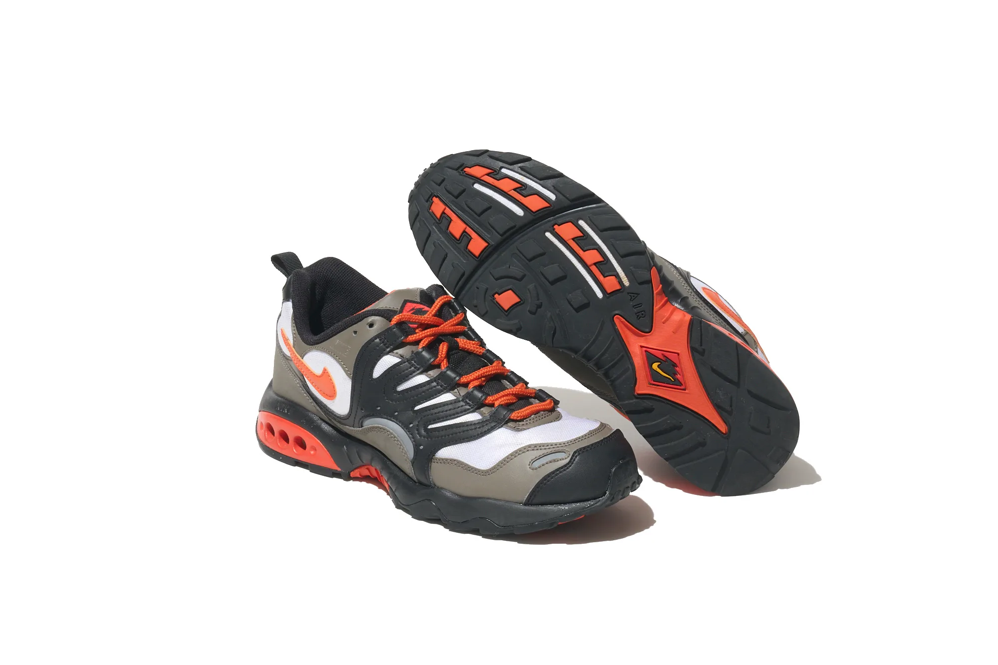 90s 名作ギアのオールドデザインが最⾼！〈NIKE ACG〉【フットウェア