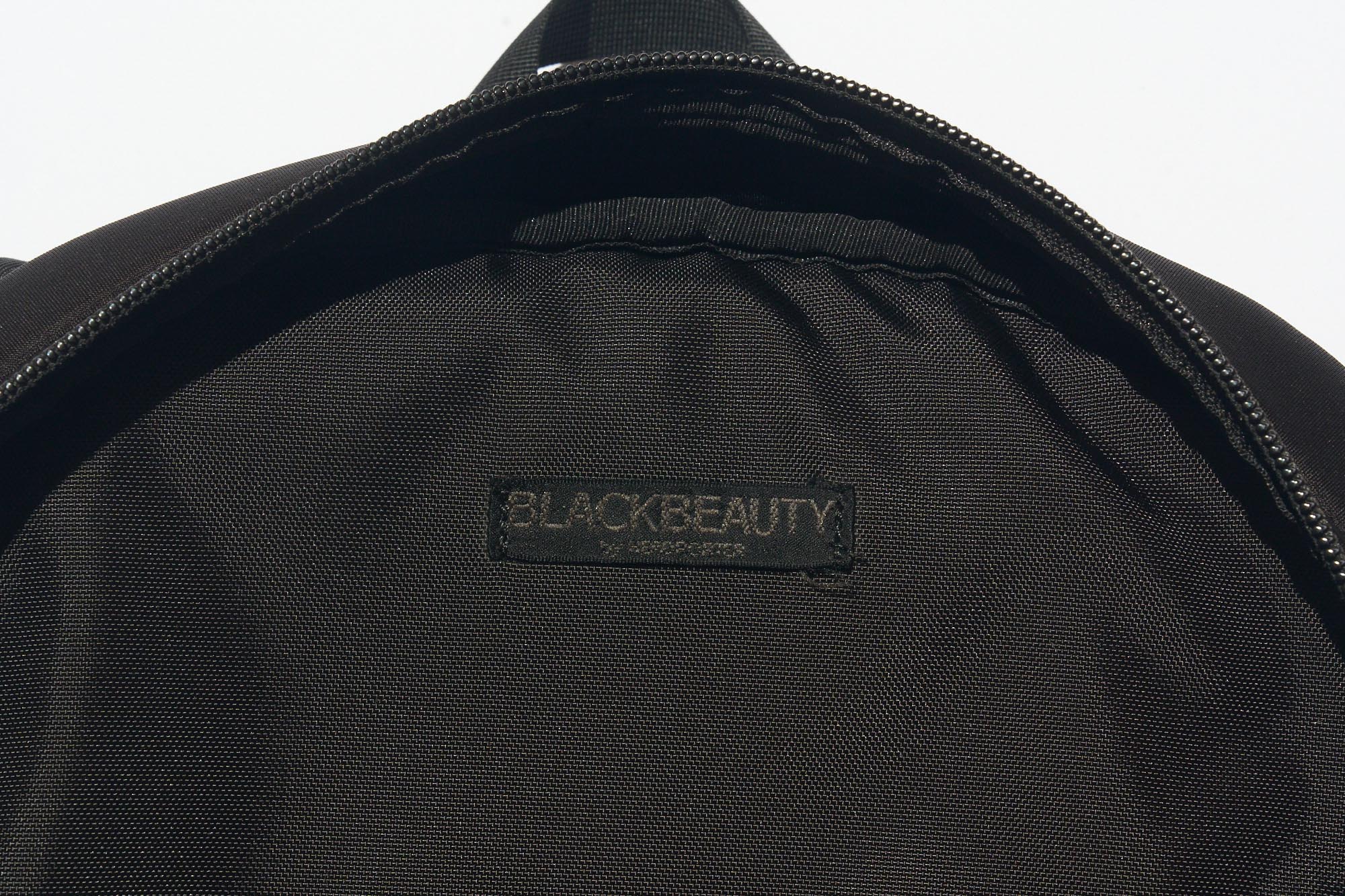 HEAD-PORTER_BLACK-BEAUTY_NEW-PC-DAY-PACK_04