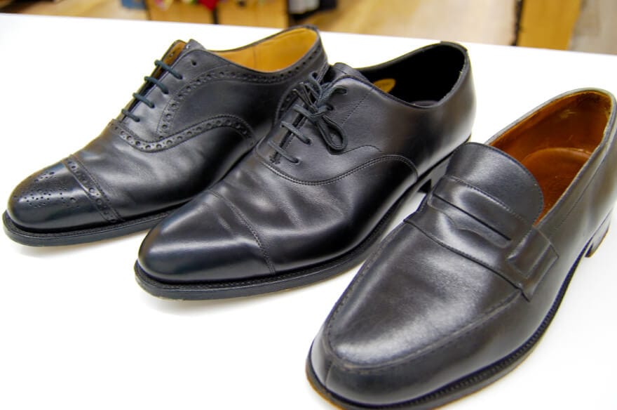 左:セミブローグ 中:ストレートチップ 右:ローファー