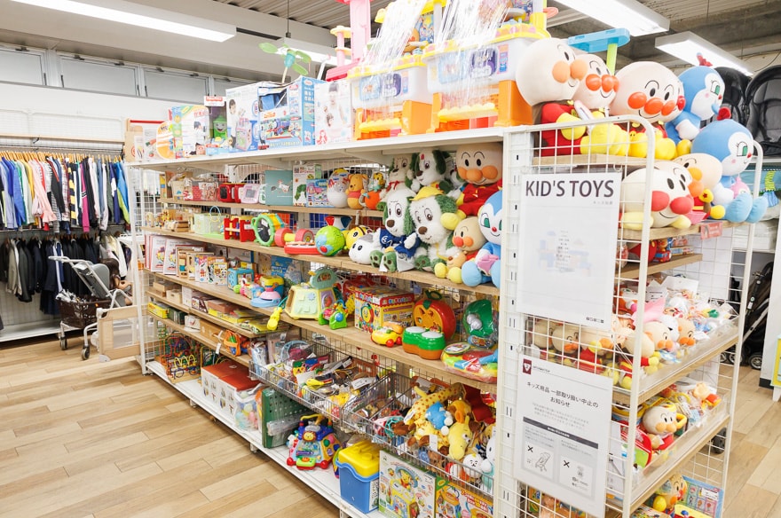おもちゃ売り場画像