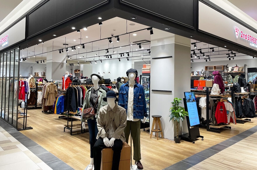 セカンドストリート「アパレルリユース」の店舗内観