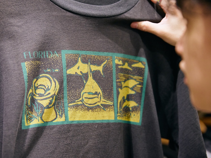 堀江店には掘り出しモノが多く並ぶ