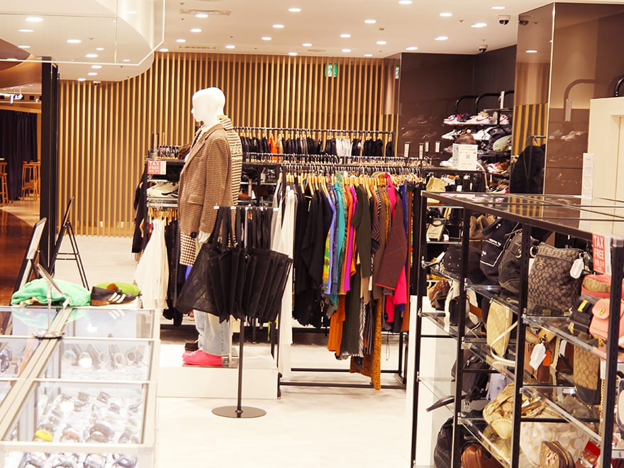 セカンドストリート有楽町マルイ店の店内