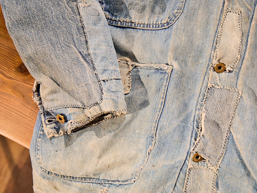 「ユニバーサルオーバーオール」のカバーオール