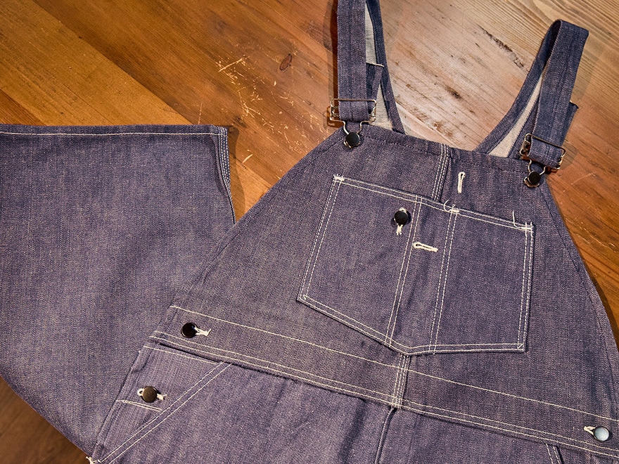 「ユニバーサルオーバーオール」のオーバーオール