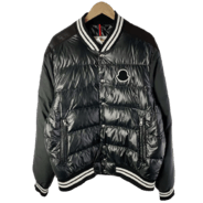 画像:MONCLER