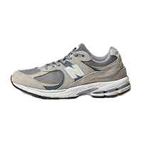 画像：NEW BALANCE 2002